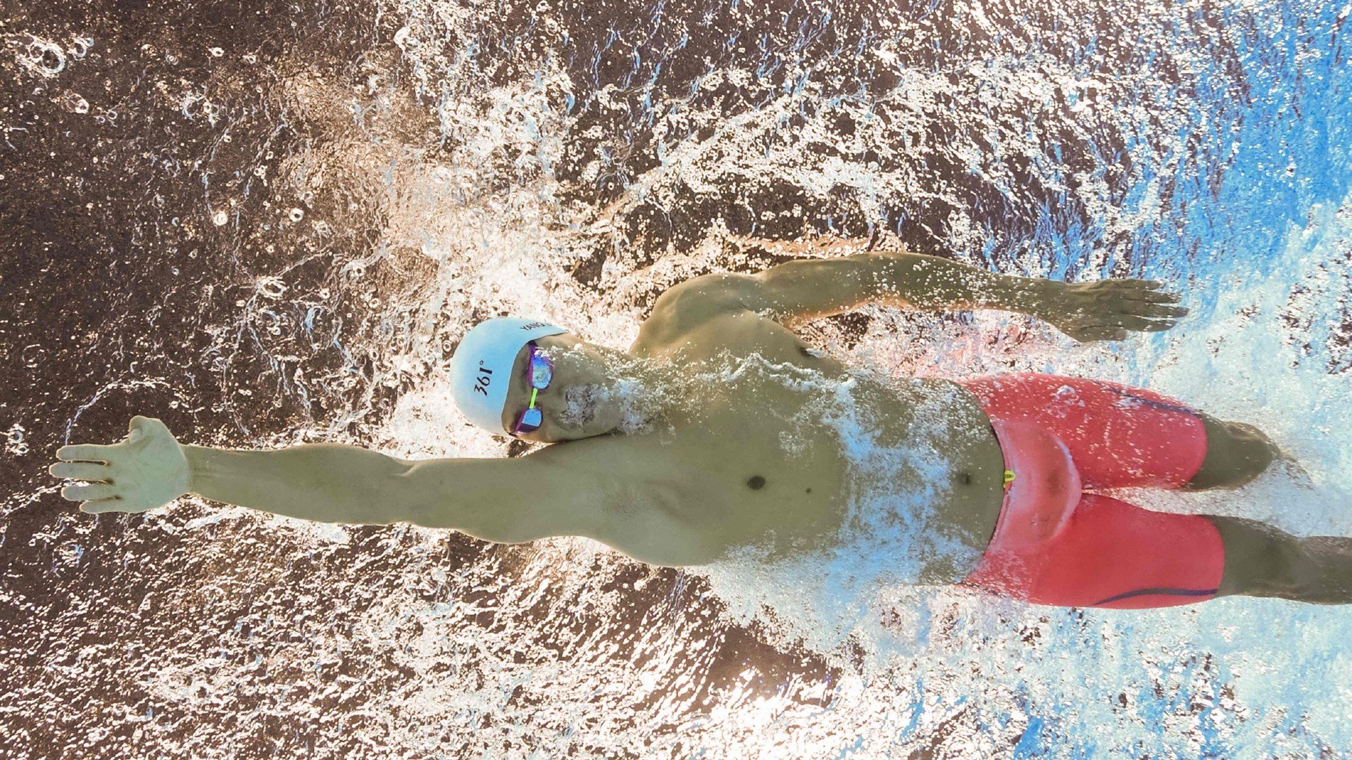 天才新星上演帽子戏法,助球队逆转取胜